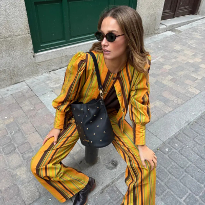 Bombonera Tachas Negra